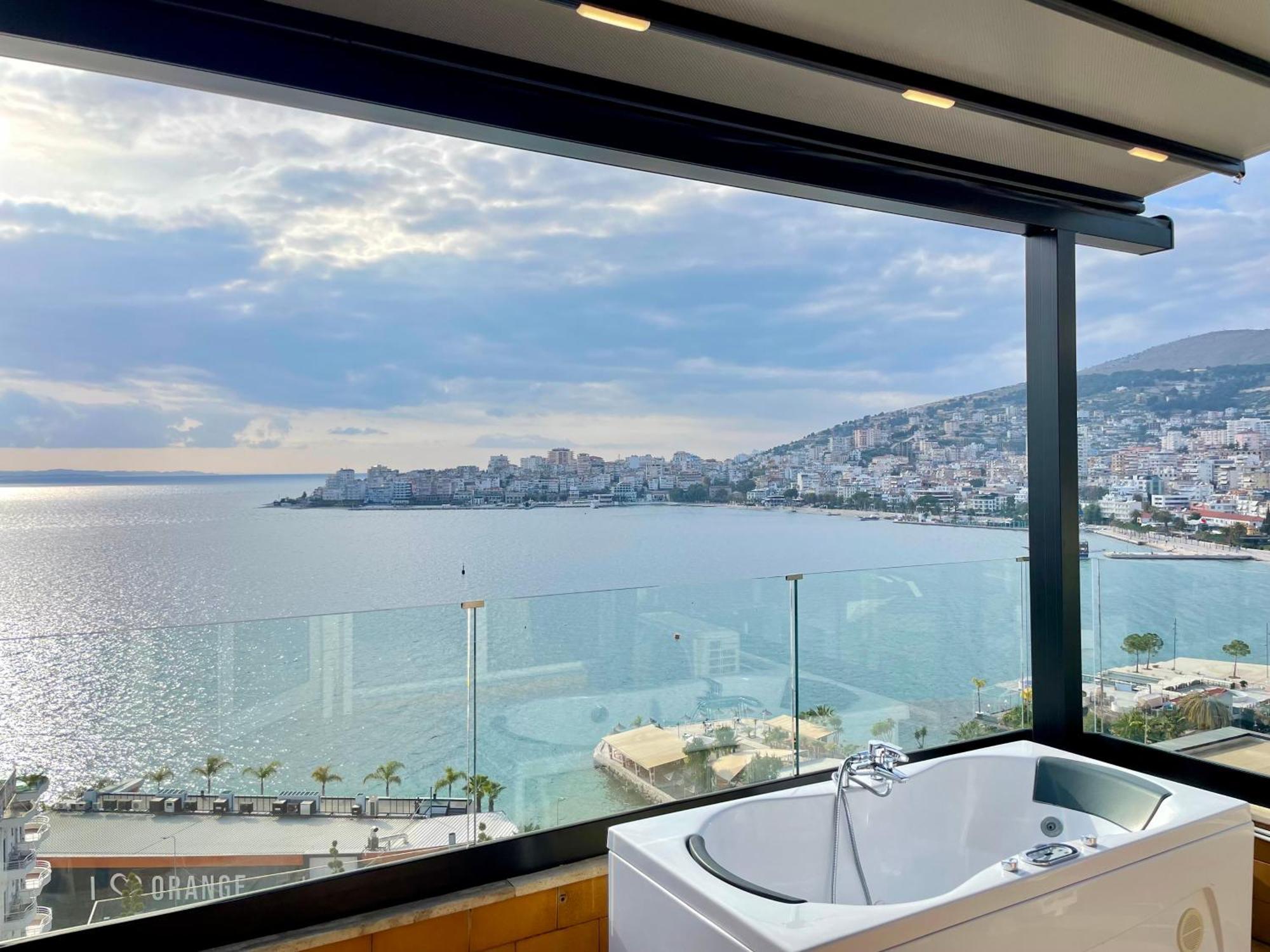Ferienwohnung Seaview Golden Penthouse Sarandë Exterior foto
