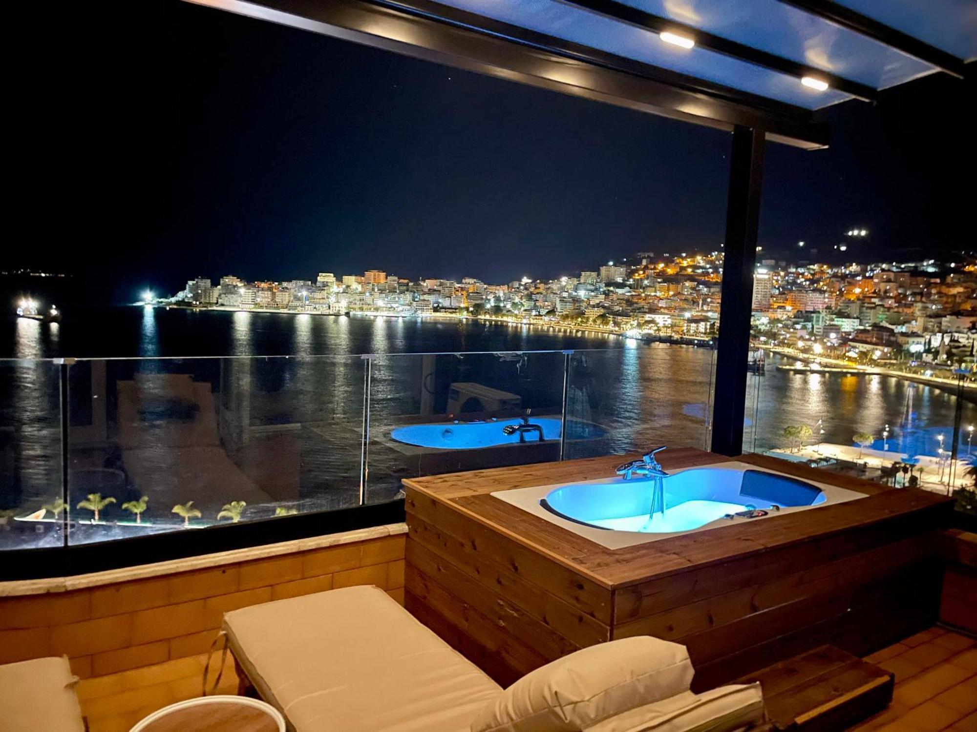 Ferienwohnung Seaview Golden Penthouse Sarandë Exterior foto