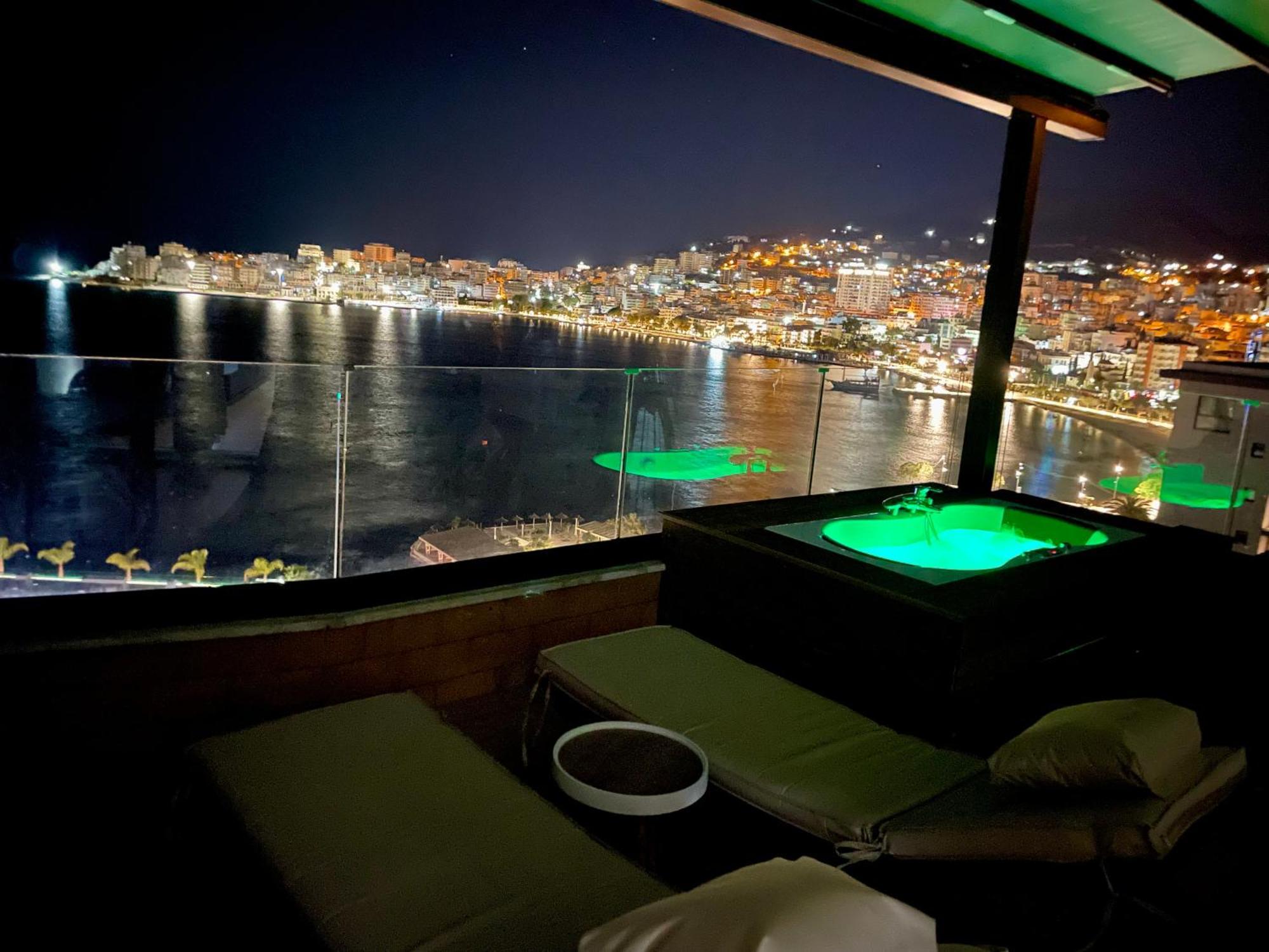 Ferienwohnung Seaview Golden Penthouse Sarandë Exterior foto
